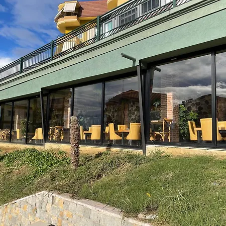 Land Апартаменты Тирана